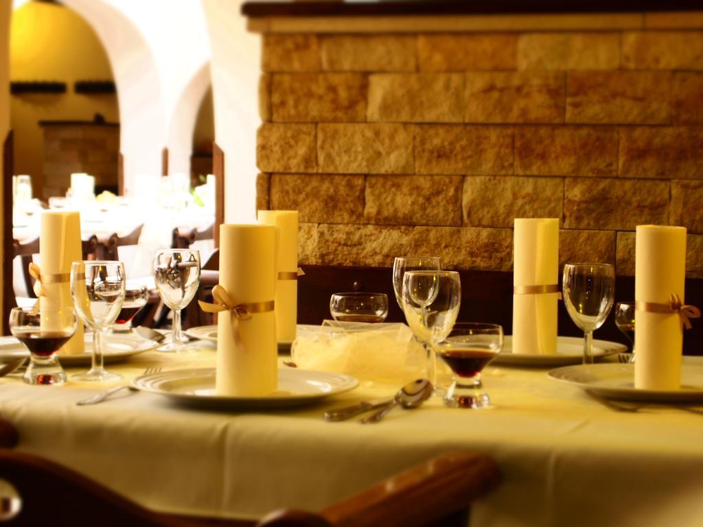 בית הארחה Excalibur A Restaurace Moravská Třebová
