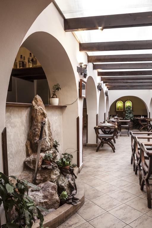 Excalibur A Restaurace Moravská Třebová