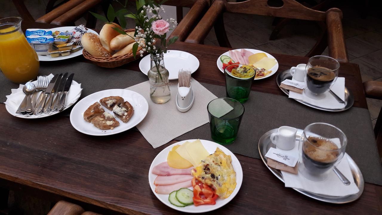 בית הארחה Excalibur A Restaurace 3*